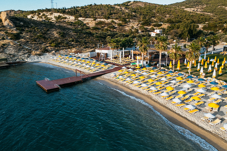 Bueno Beach Club